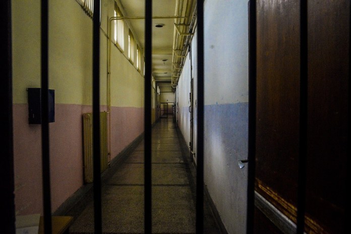 Затворите имаат долгови, корупција и дрога: Рахиќ ги покани пратениците да ја посетат „Шутка
