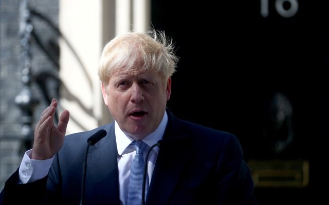 Борис Џонсон нареди повторно затворање на национално ниво за еден месец