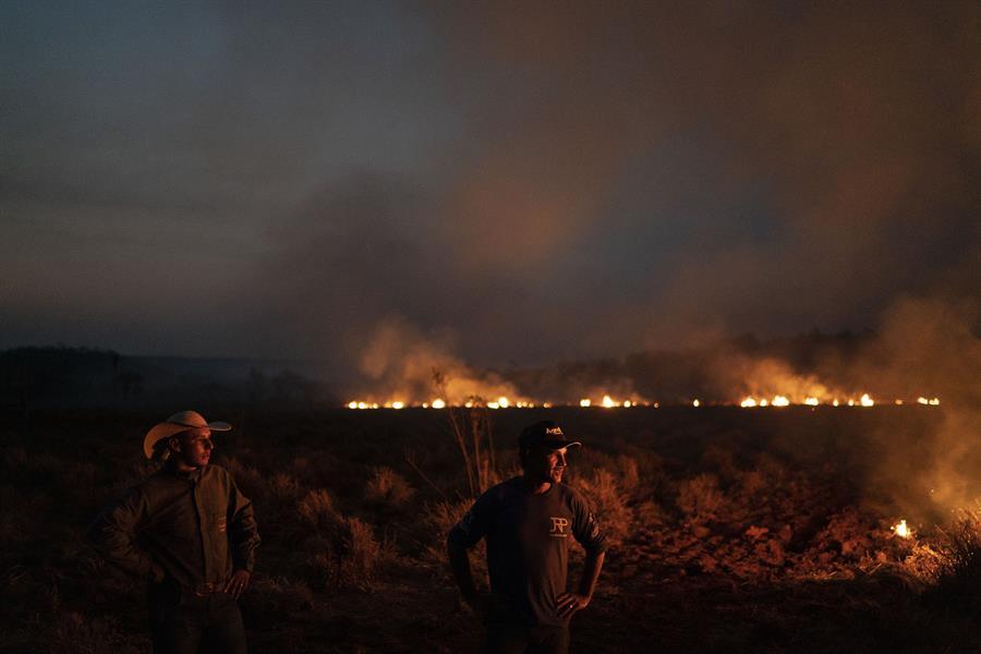 Бразил ангажирал 44.000 војници за гасење на пожарите во Амазонија