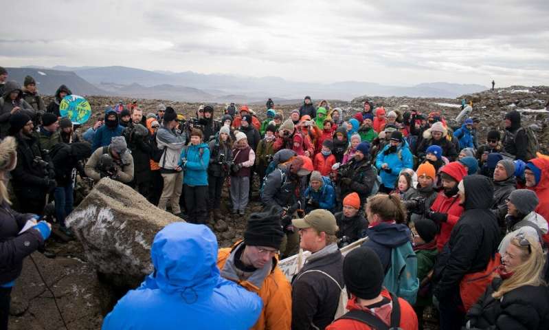 Исланд се прости со првиот исчезнат глечер (ФОТО)