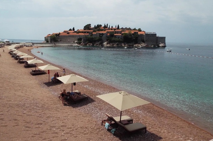 Црна Гора ќе заработи над милијарда евра од туристичката сезона