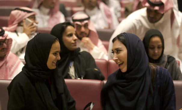 Попуштаат строгите закони: Жените во Саудиска Арабија ќе можат да патуваат во странство без придружба на мажот, но и да се разведат