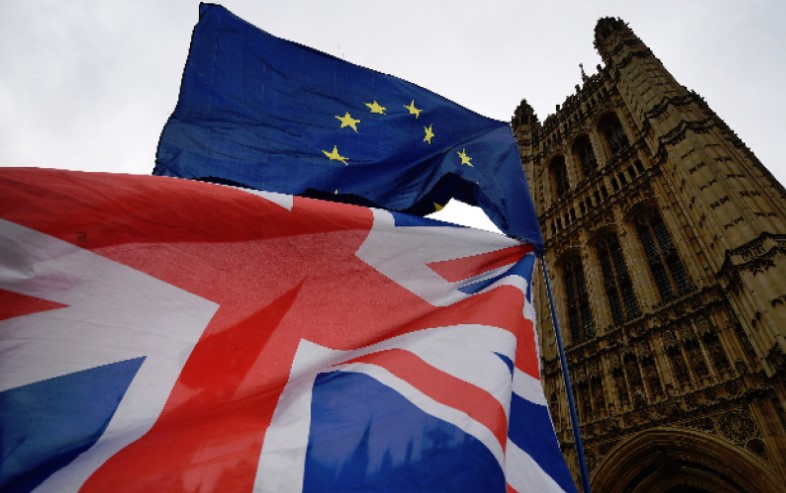 Мнозинството Британци бараат референдум за конечната зделка за Брегзит