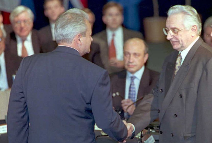На денешен ден: Пред 23 години за последен пат се сретнале Милошевиќ и Туѓман
