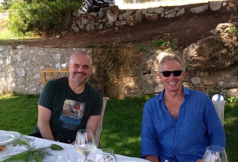 Еди Рама демантира – не сум бил тајно на одмор во Грција