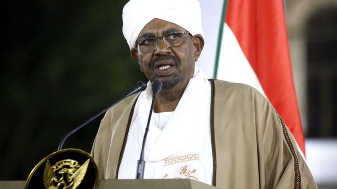 Омар ал Башир во претседателската палата криел милиони евра за подмитување