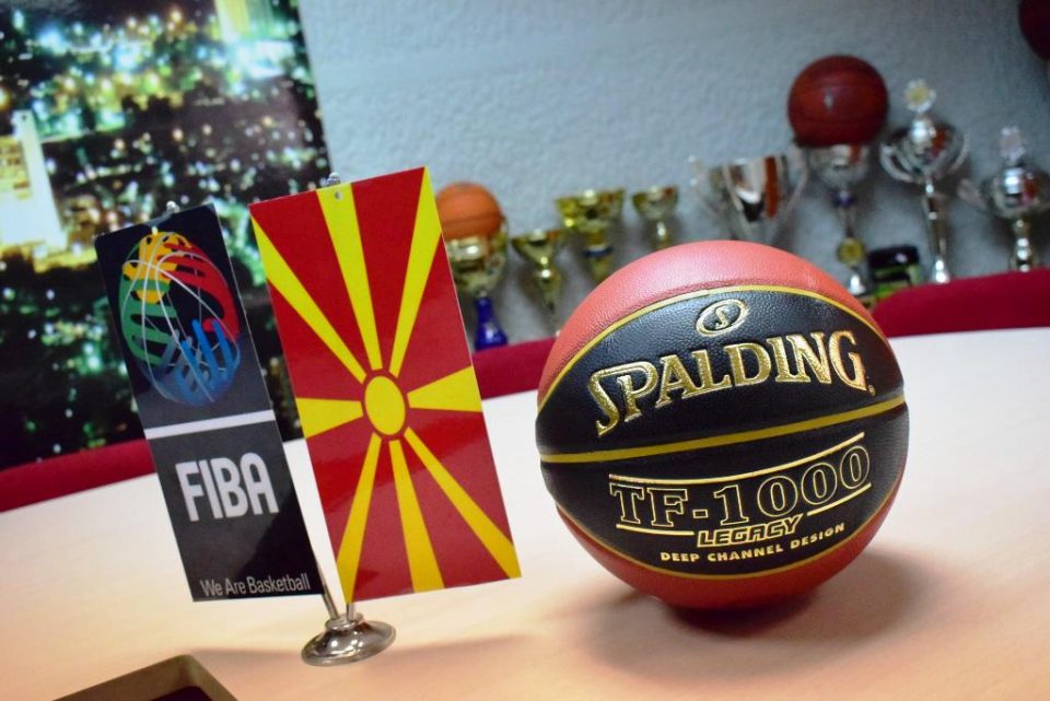 Поделени топките „Spalding“ на прволигашите (ФОТО)