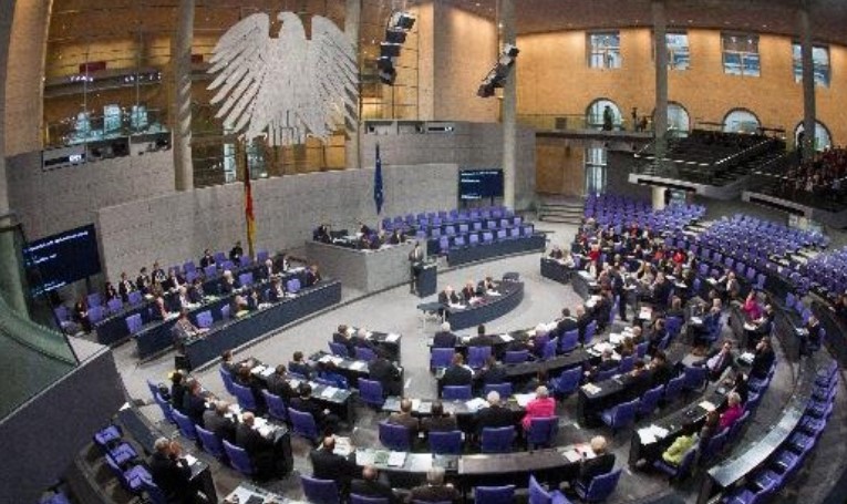 Германскиот Бундестаг ќе го услови датумот за преговори со Македонија?