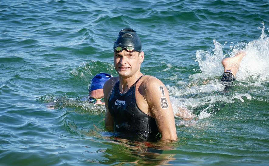 Евгениј Поп Ацев доминантен – победи на Велешкиот пливачки маратон