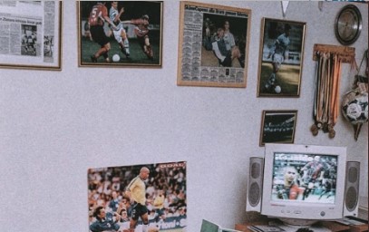 Роналдо на ѕидот: Како изгледала детската соба на Ибрахимовиќ (ФОТО)