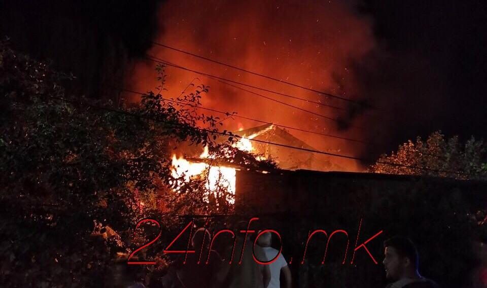 Гори куќа во Бутел, се гаси струјата низ цела населба (ВИДЕО)