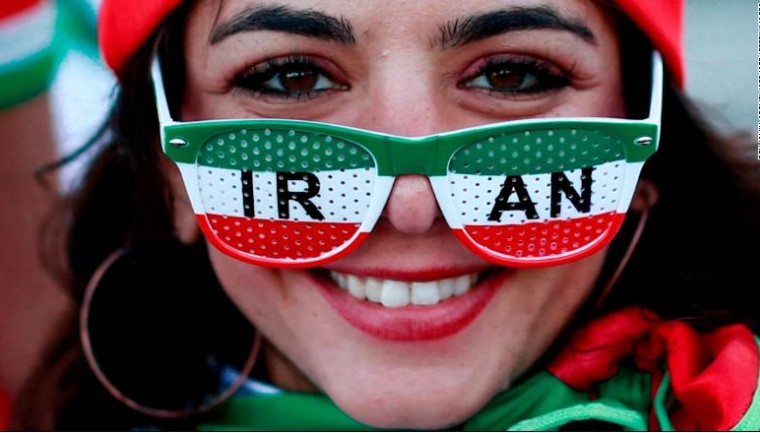 ФИФА го предупреди Иран: На жените да им биде дозволено да влезат на стадион