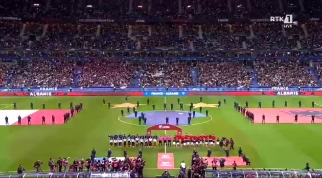 Наместо албанската, на “Стад Д Франс” беше пуштена химната на Андора, фудбалерите на Албанија одбија да играат додека не ја чујат нивната химна