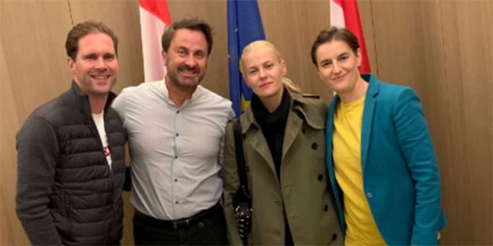Брнабиќ и партнерката Милица на гости кај премиерот на Луксембург и неговиот сопруг