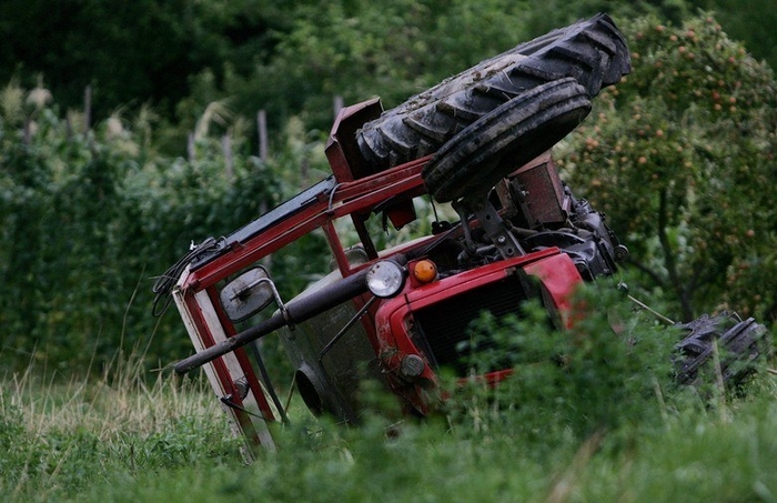 Трагедија: Трактор со приколка усмрти жена