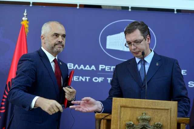 Михајловиќ: Вучиќ, Заев и Рама ќе разговараат во Србија за заеднички економски развој