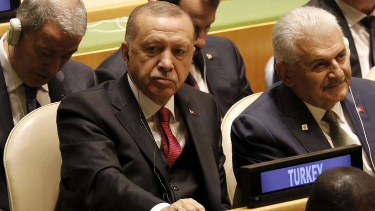 Ердоган повика на достоинствен излез на сите страни од конфликтот во Украина