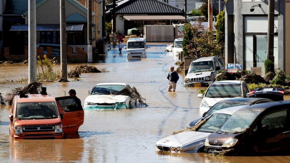 Смртоносниот тајфунот Хагиби во Јапонија однесе најмалку 42 жртви (ВИДЕО)