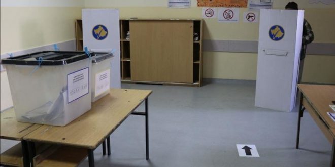 Косово: До 15 часот на парламентарните избори гласале над 29 отсто од гласачите