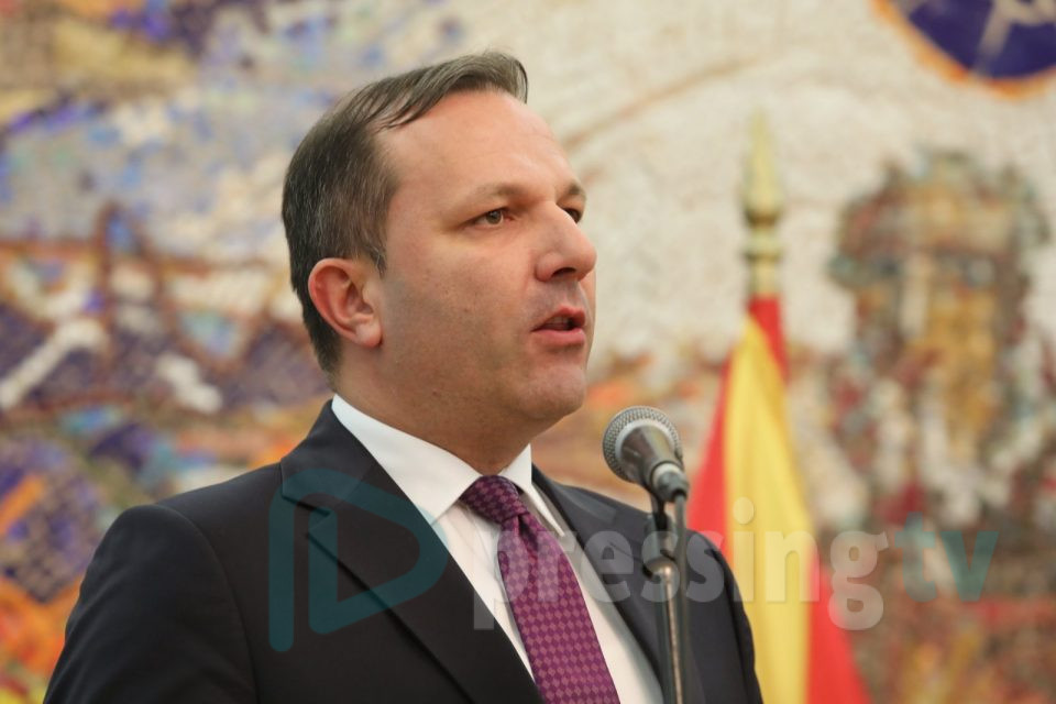 Стигна сметката: Спасовски најави дека ќе дозволи влез на мигранти во Македонија