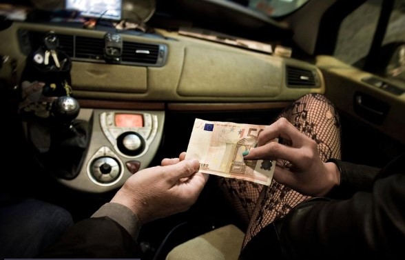 Проститутки во Србија одбивале клиент бидеќи имал голем „алат“