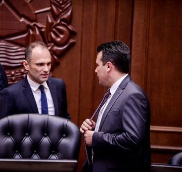 Тактиката на Заев успеа: Дури и да му ја прифати оставката на Филипче, Собранието не може да му ја констатира