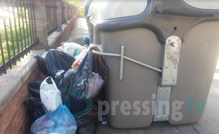 Шилегов и Комунлец спијат: Koнтејнерите во Карпош преполни со ѓубре (ФОТО)
