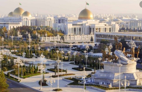 Ова е Туркменистан: Земја во која нема заразени од корона и се игра фудбал