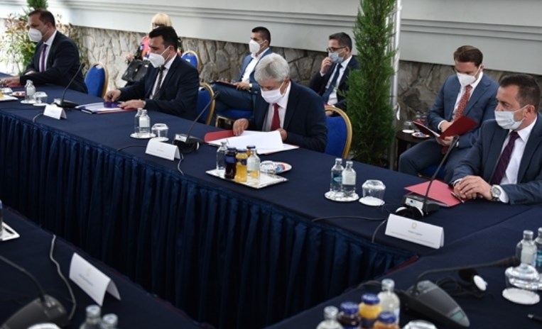 ВМРО-ДПМНЕ денеска ќе објави дали ќе учествува на лидерската средба
