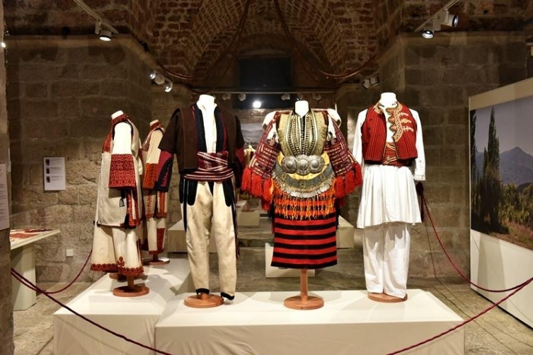 „Скриеното богатство од Македонија“ – изложба на македонски носии во Дубровник