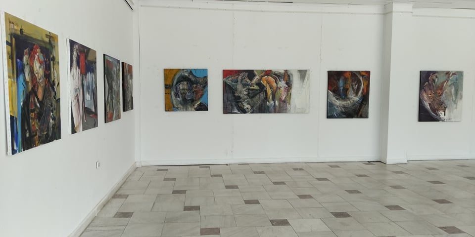 Изложбата „Без наслов“ на Касиопеја Наумоска во НУЦК „Марко Цепенков“ во Прилеп