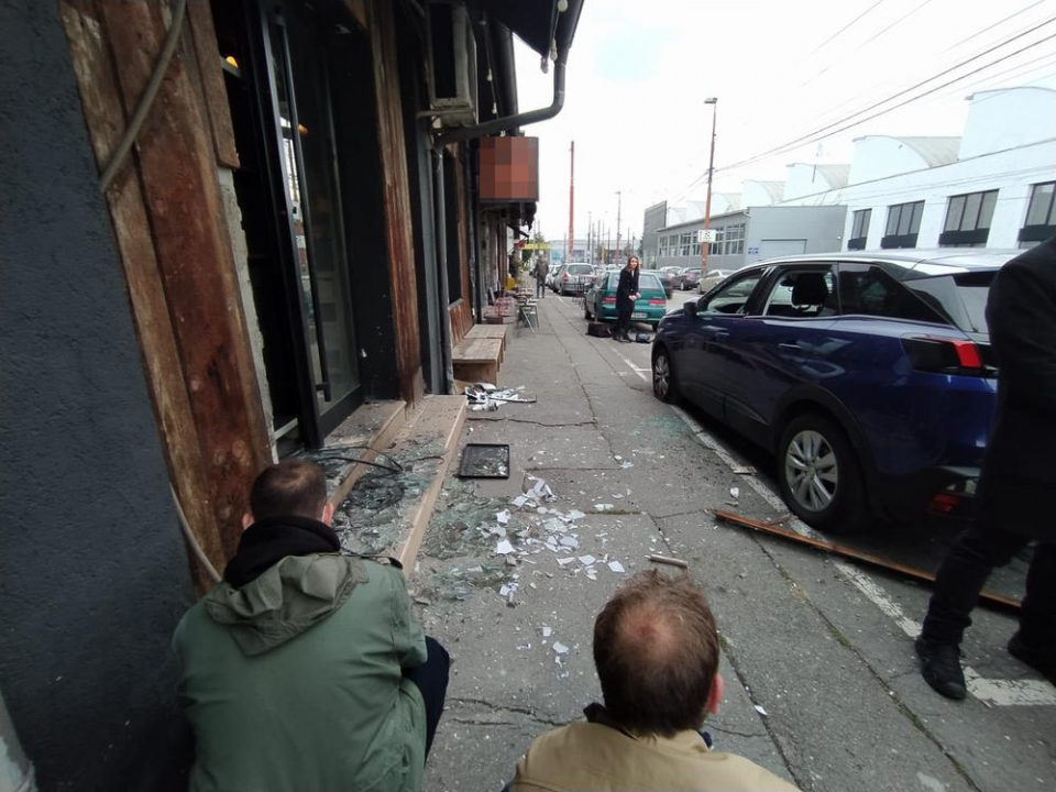 Утрово фрлена е бомба во ресторан во центарот на Белград
