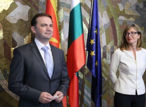 Зошто Бугарите смеат да прават споредба меѓу Украина и Македонија, а Македонците не?
