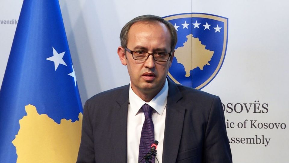 Косовскиот премиер повика на максимално внимание за да се избегне целосно затворање на земјата