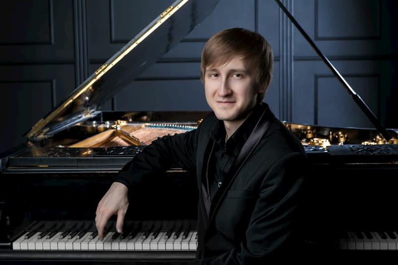 Хуманитарен концерт со пијанистот Дмитри Маслеев
