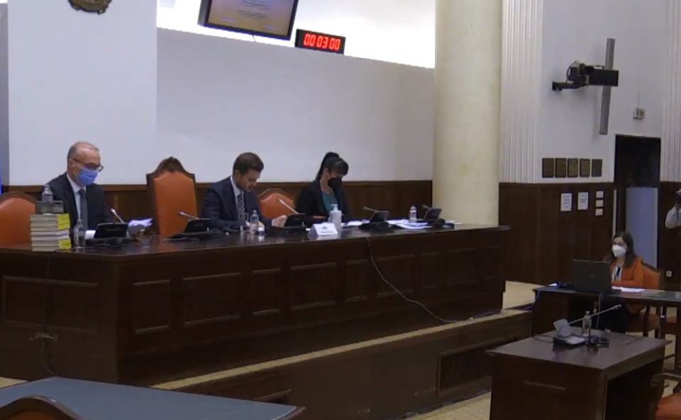 Во живо: Парламентарна надзорна комисија за Еуростандард Банка