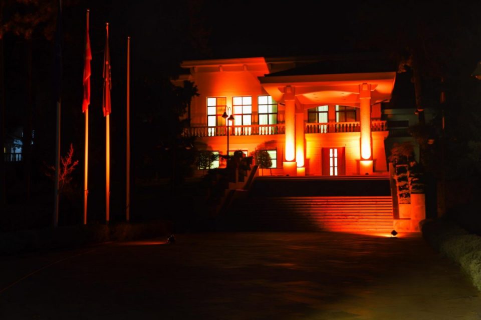„Вила Водно“ светна во портокалова боја во борбата против насилството врз жените