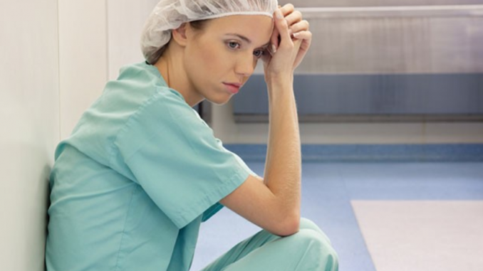 Медицински сестри: Не е безбедно малолетни ученици да бидат ангажирани во ковид-центрите