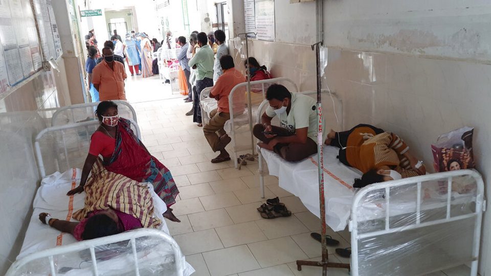 Непозната болест се појави во Индија – хоспитализирани над 250 луѓе