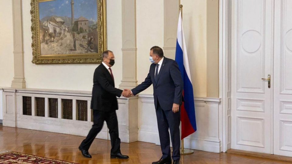 Двајца членови на Претседателството на БиХ одбија средба со Лавров