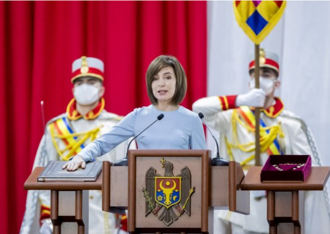 Новата претседателка во акција-Молдавците сега зборуваат на романски јазик
