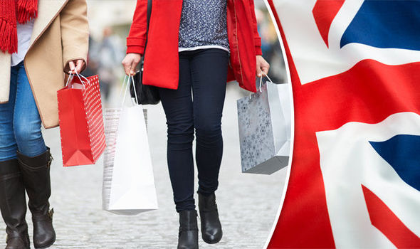 Продавниците во Англија преполни – купувачите имаа само неколку часа за шопинг