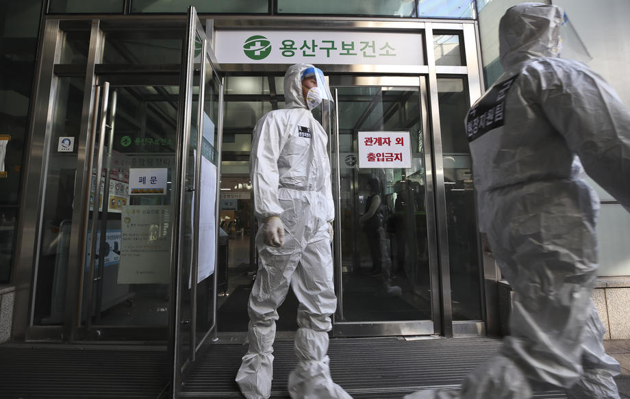 Градот Сеул се извини за смртта на заболен од Ковид-19 кој починал додека чекал болнички кревет