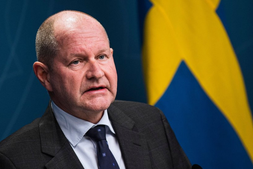 Шведски функционер апелираше граѓаните да не патуваат, а самиот замина на Канарските острови