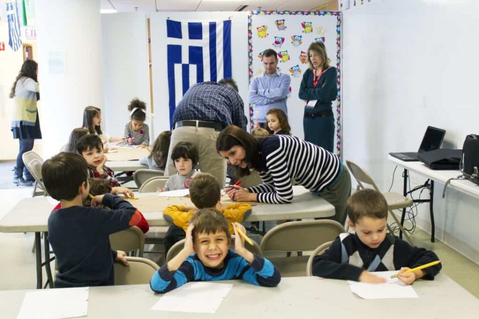Во Грција отворени градинките, забавиштата и училиштата