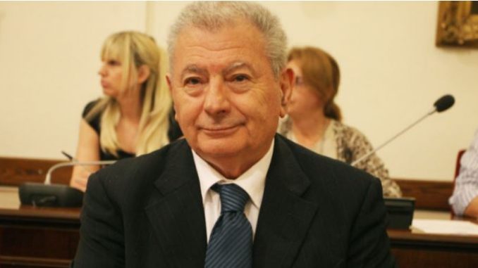 Поранешен грчки министер пронајден мртов во близина на островот Евијa
