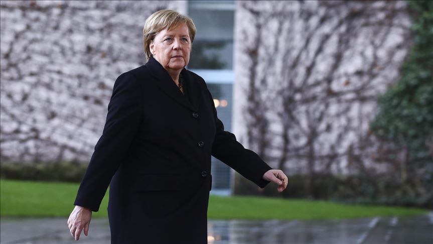 Меркел ја презеде набавката на вакцини во свои раце