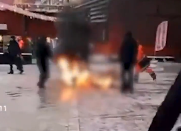 Маж се самозапали во центарот на Москва (вознемирувачко видео)