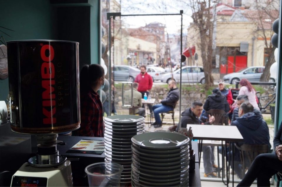 Битола доби прво кафуле со знаковен јазик, сопственици се Радмила и Мартин, лица со оштетен слух