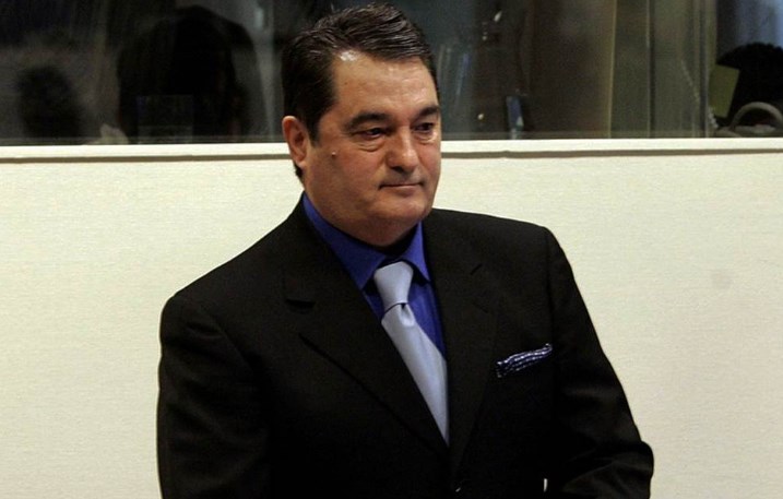 Началникот кој го бранеше Милошевиќ од Хаг, во затвор се ожени по петти пат